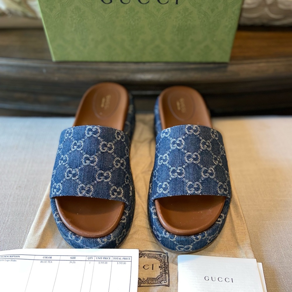 Gucci New GG Delave Slides